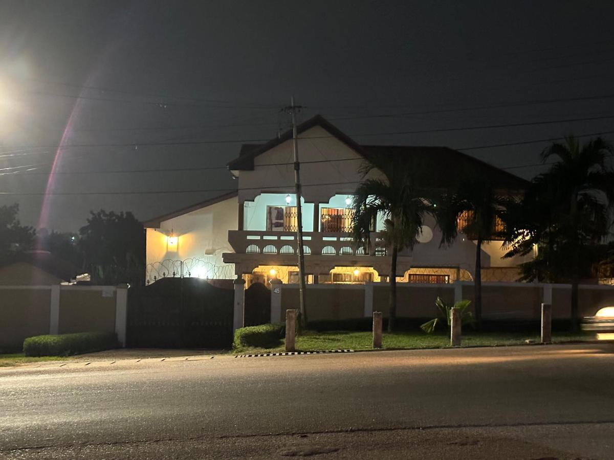 D Barfi Guesthouse, Excellent Location คูมาซี ภายนอก รูปภาพ